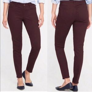 Midrise plum colored jegging